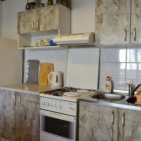 Tommy Apartment *